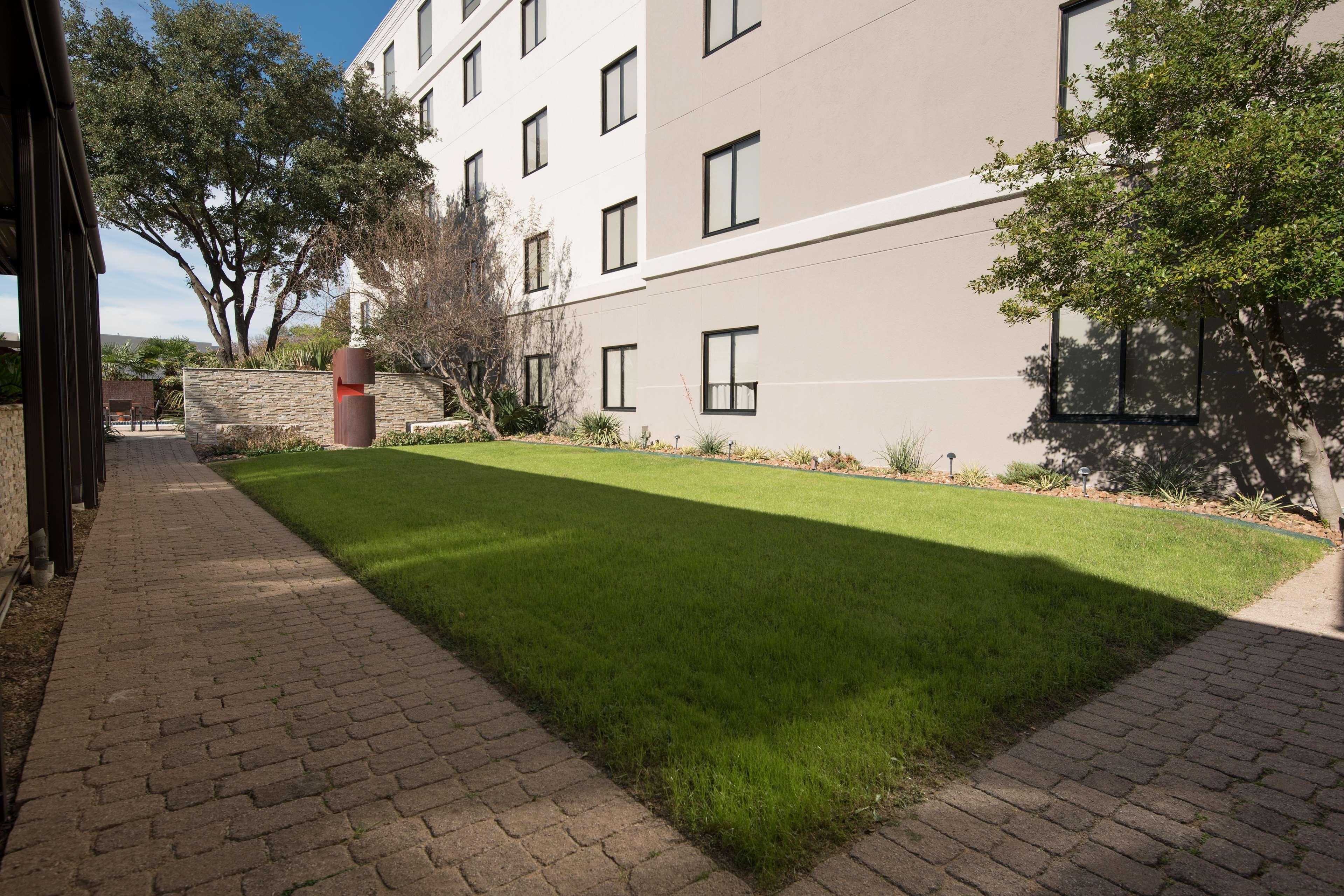 Hilton Garden Inn Las Colinas Irving Exterior foto